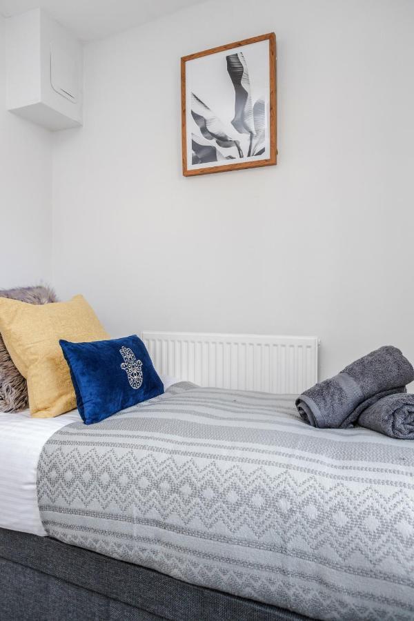 Stunning 2-Bed Apt - Free Parking - Camden - Central - Zoo - Shop - Events Лондон Екстер'єр фото